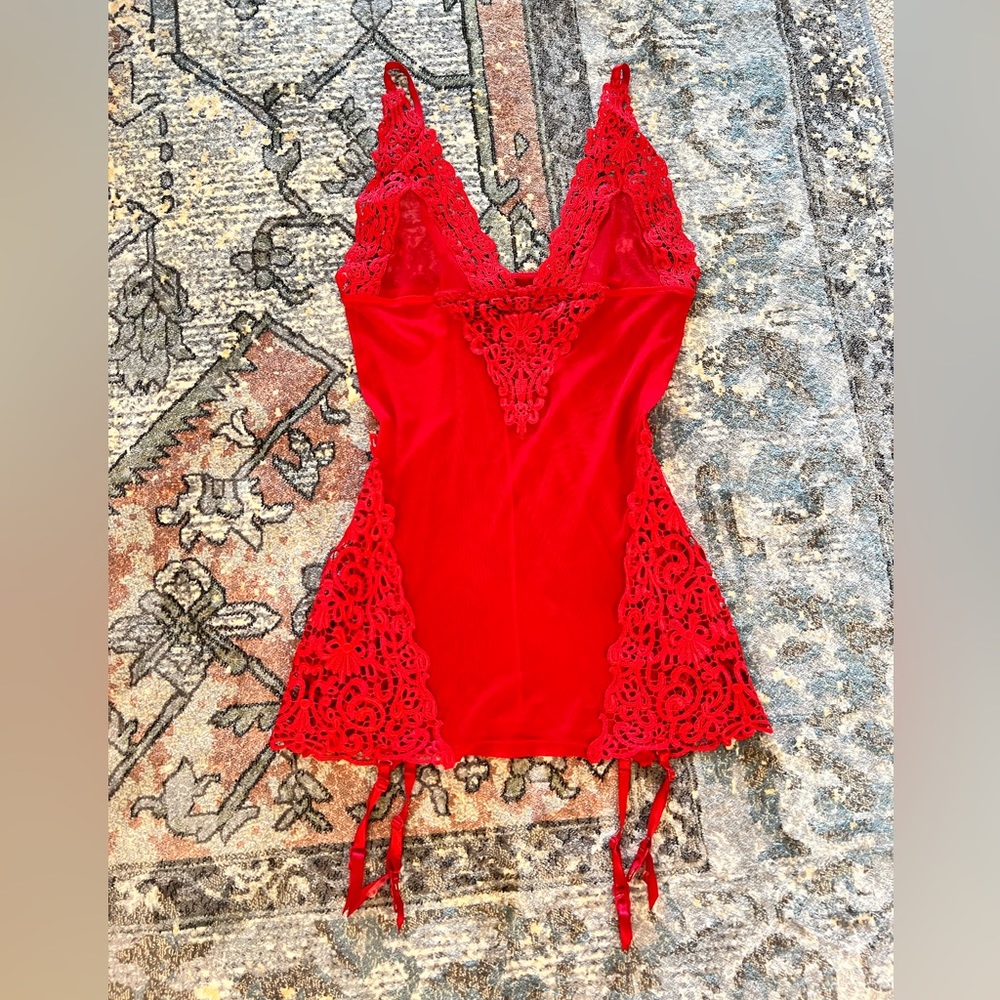 𝐋𝐨𝐯𝐞𝐫𝐬 𝐋𝐚𝐧𝐞 Red Nighty - Picture 2 of 6